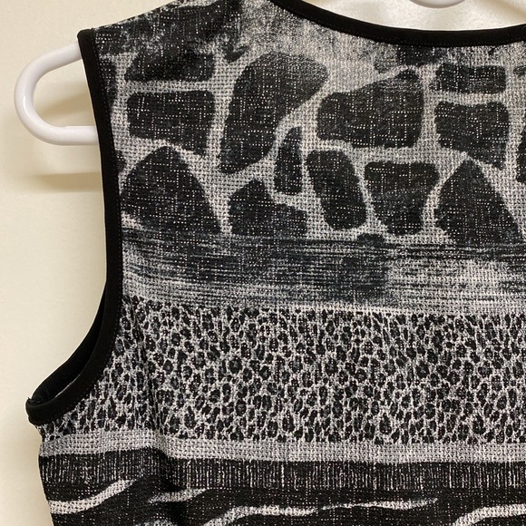 SHIMMERY ANIMAL PRINT TANK - Picture 6 of 8